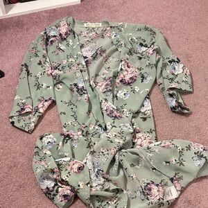 Wallflower Green Floral Kimono Robe
